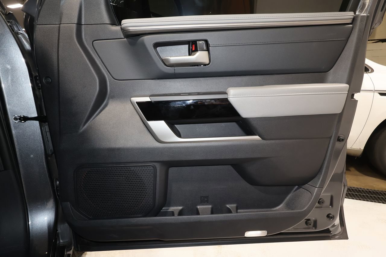 Used 2023 Toyota Tundra Limited image 18