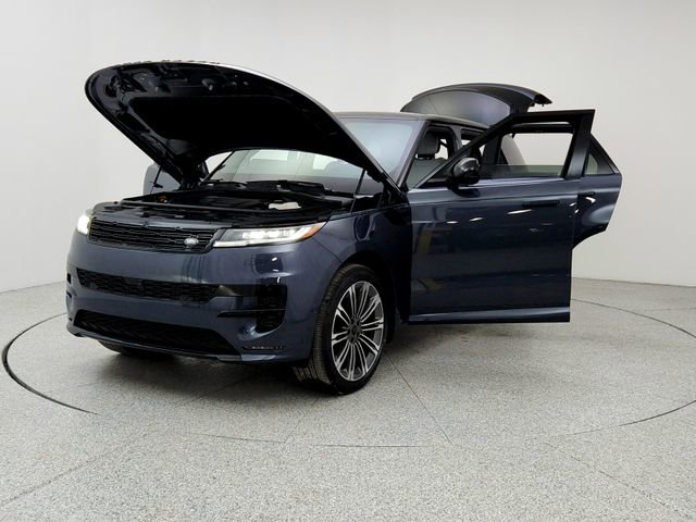 New 2026 Land Rover Range Rover Sport Dynamic SE AWD/4WD image 9