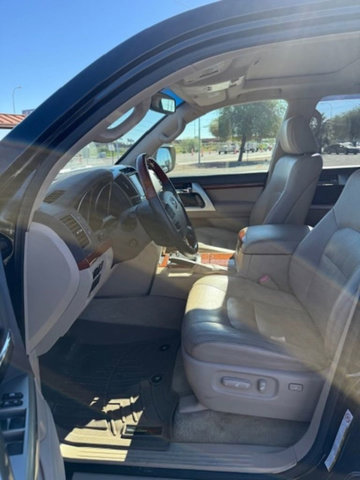 Used 2014 Toyota Land Cruiser image 9