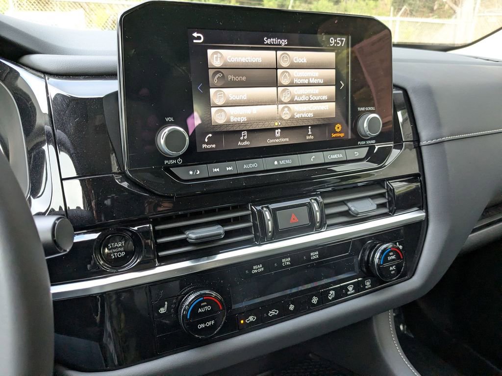 New 2025 Nissan Pathfinder SV image 19