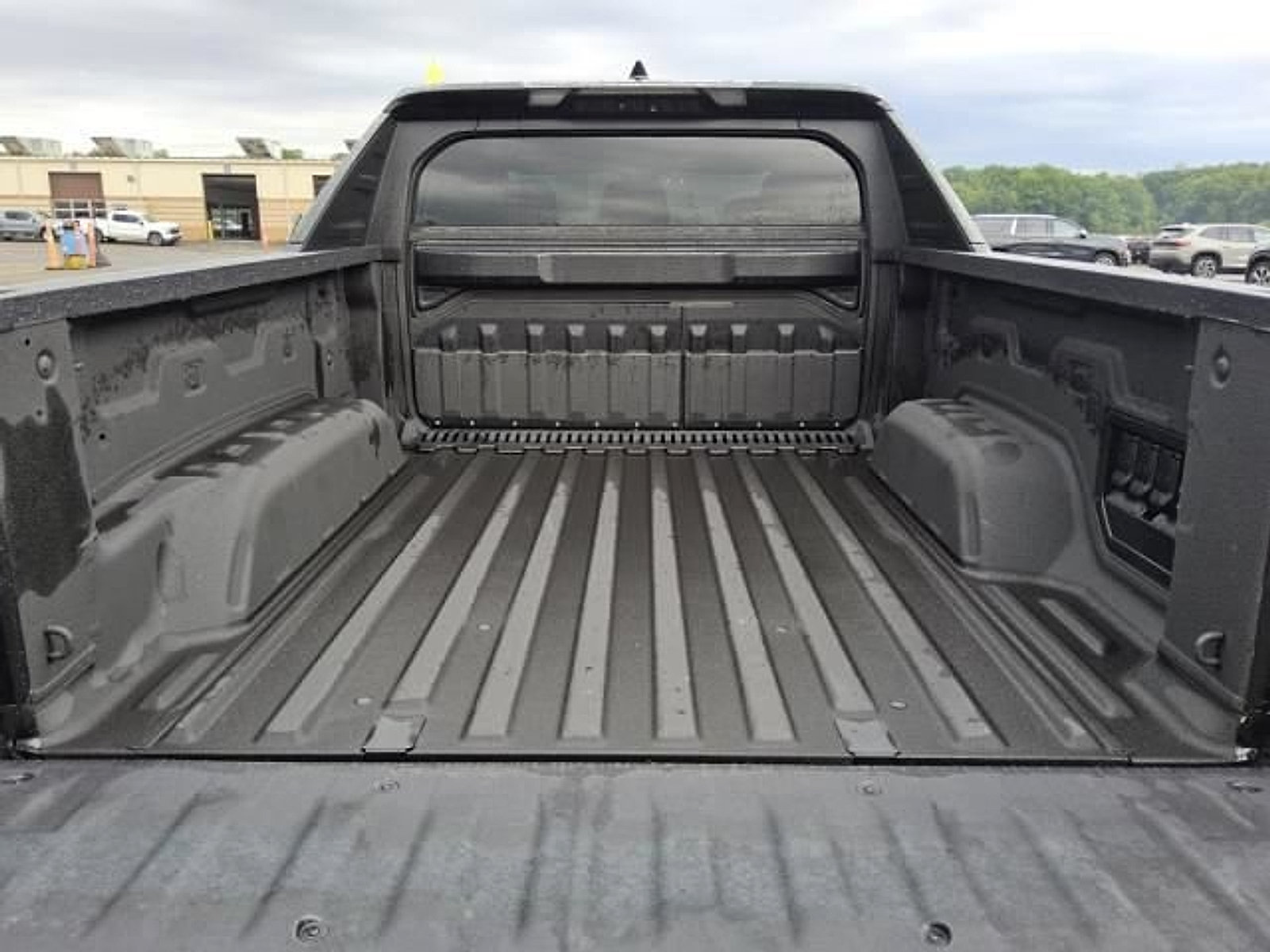 Certified 2025 Chevrolet Silverado EV RST AWD/4WD image 11