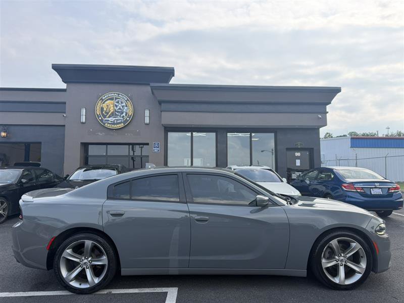 Used 2018 Dodge Charger R/T RWD image 6
