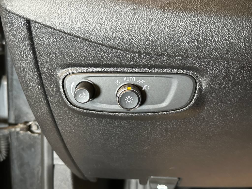 Used 2019 Chevrolet Equinox LT AWD/4WD image 18