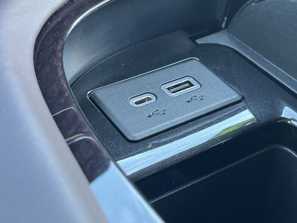 Used 2023 Cadillac Escalade Premium Luxury Platinum image 48