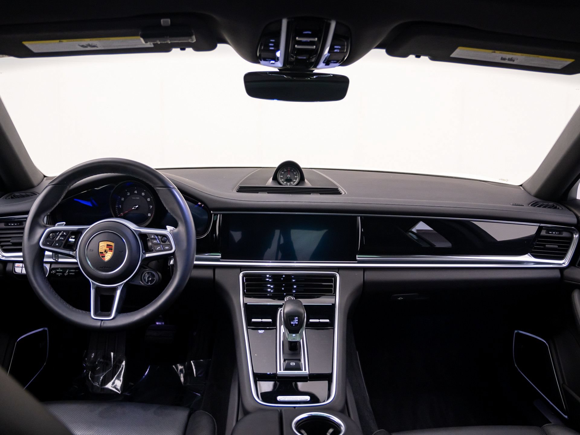Used 2018 Porsche Panamera 4 AWD/4WD image 11