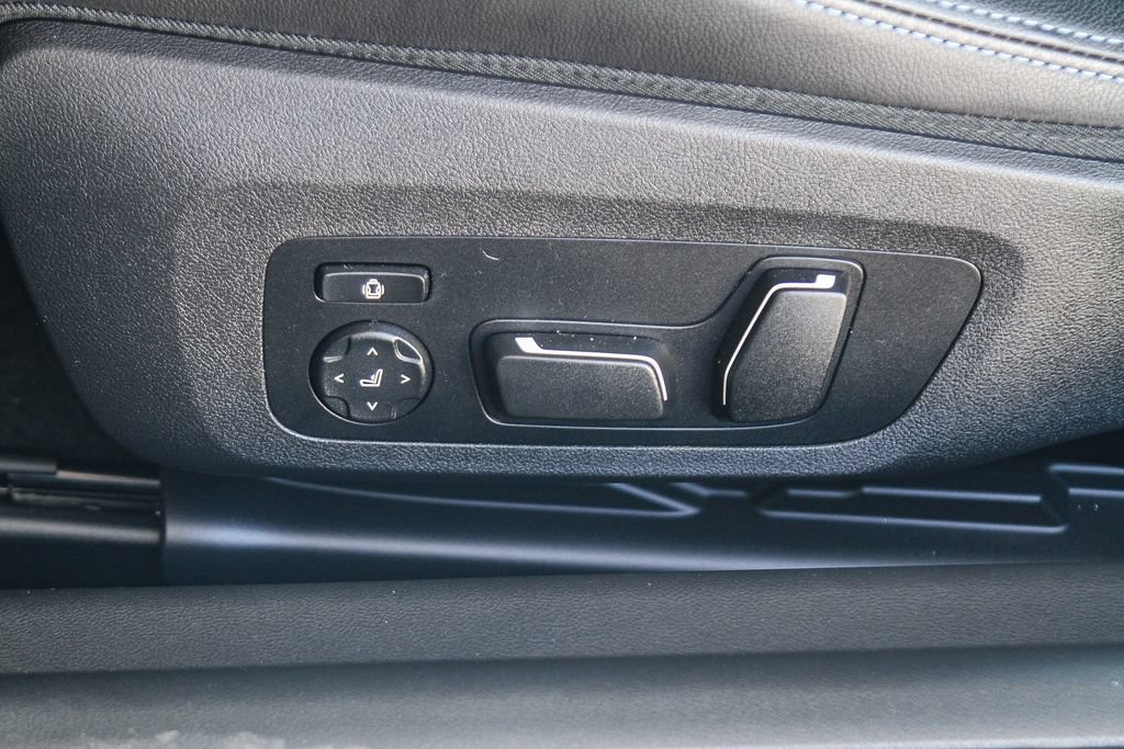 Used 2025 BMW M2 w/ Lighting Package RWD image 18