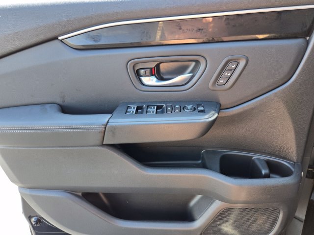 Used 2025 Honda Pilot EX-L image 35