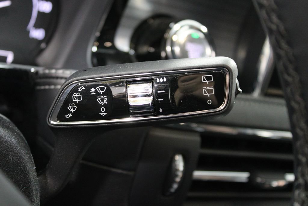 Used 2022 Lincoln Corsair Standard w/ Equipment Group 101A image 40