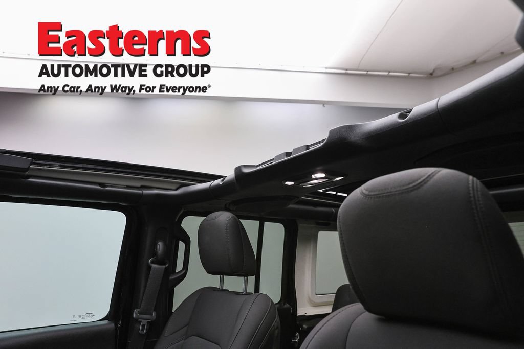 Used 2023 Jeep Wrangler Unlimited w/ Sun & Screen Package AWD/4WD image 36