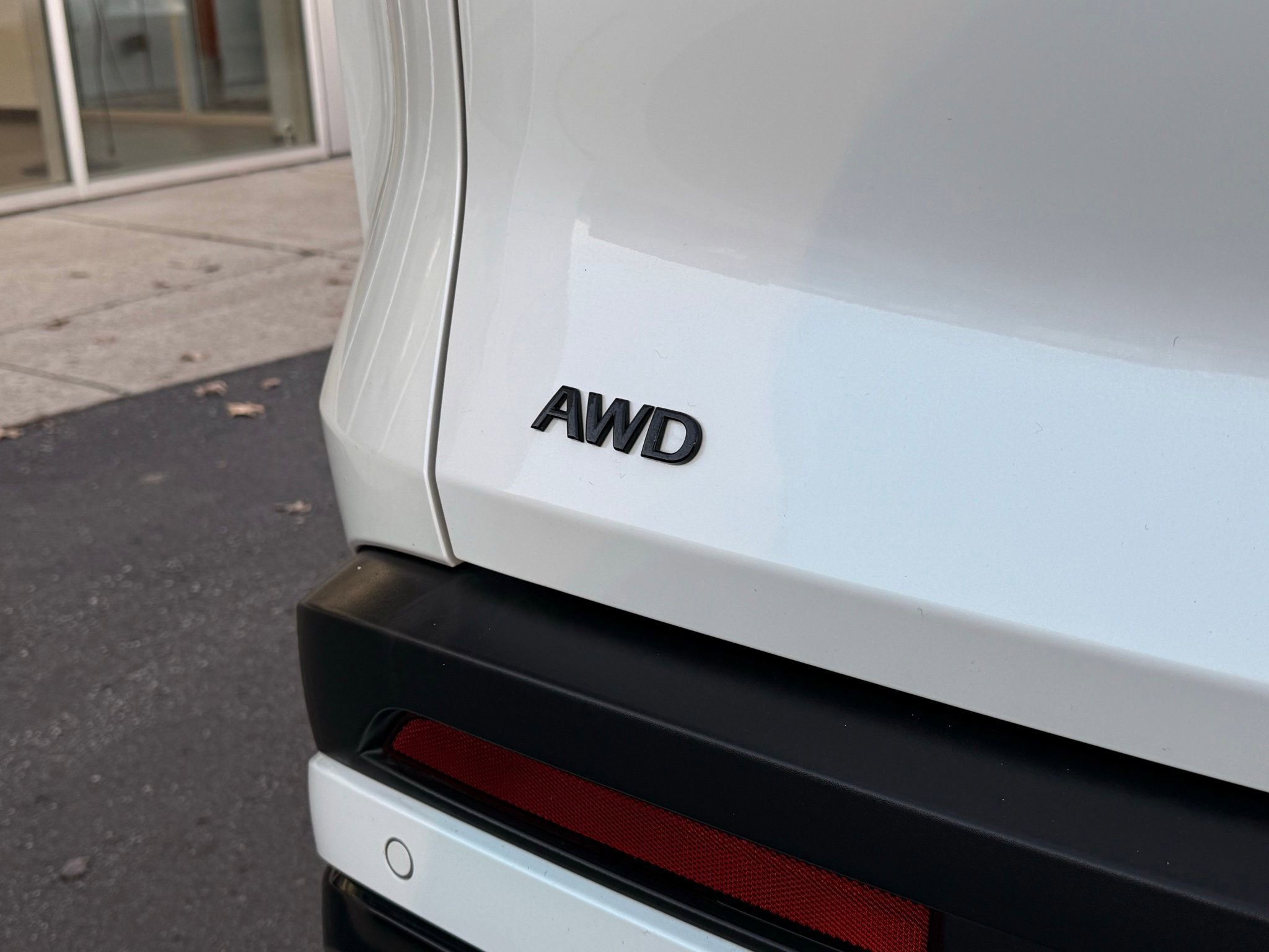 Used 2025 INFINITI QX60 Luxe w/ Black Edition image 9