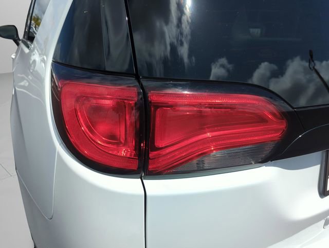 Used 2023 Chrysler Voyager LX FWD image 45