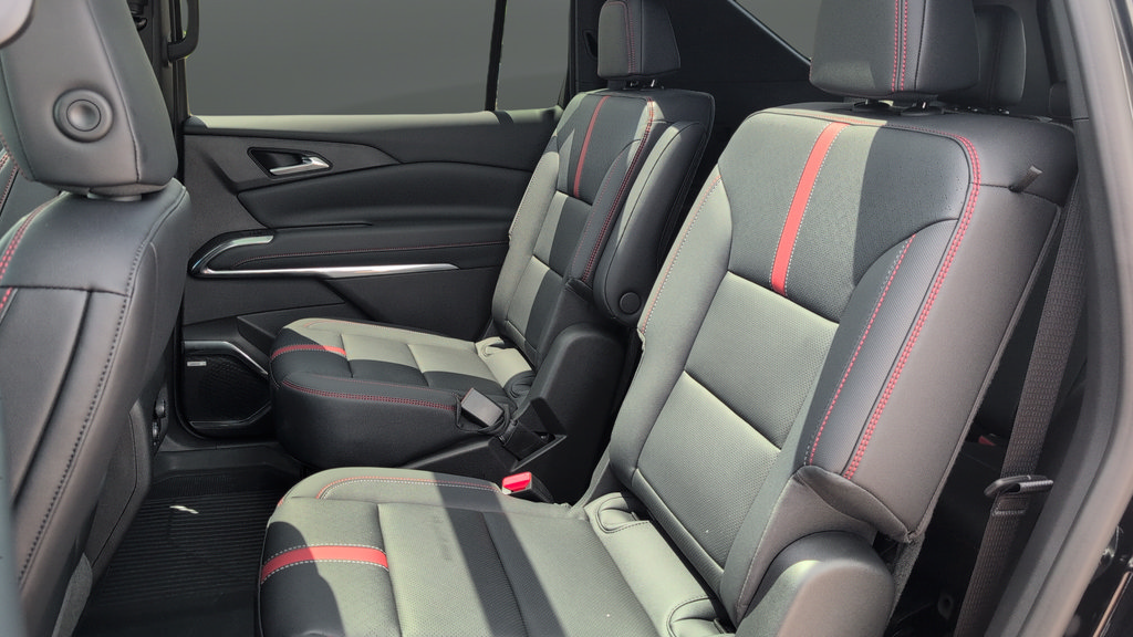 Used 2026 Chevrolet Traverse RS w/ LPO, Floor Liner Package AWD/4WD image 25