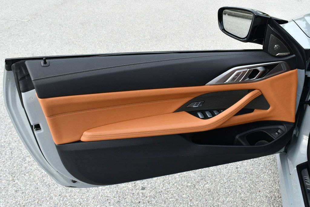 Used 2026 BMW M440i Convertible w/ Premium Package RWD image 12
