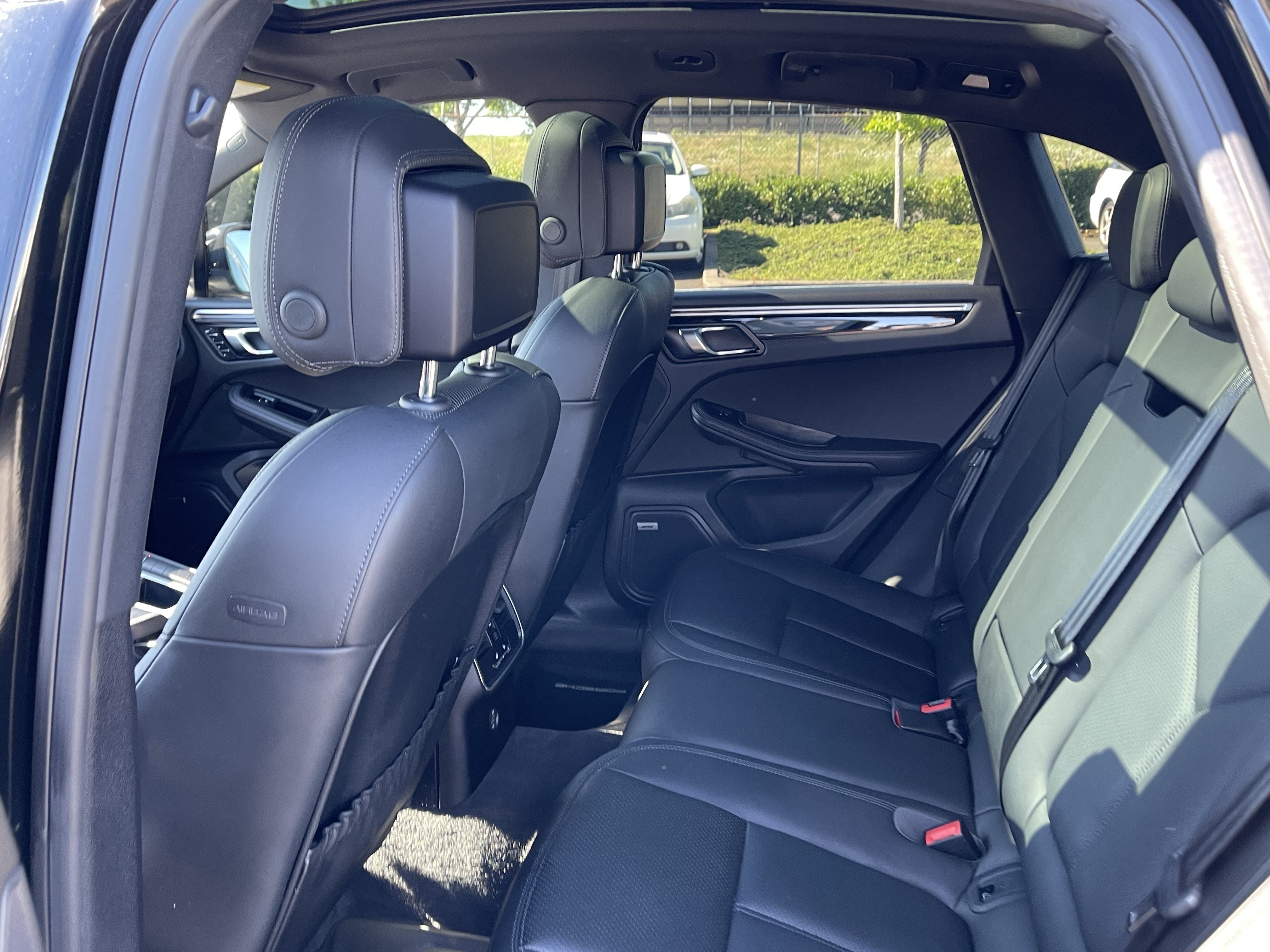 Used 2019 Porsche Macan S AWD/4WD image 14