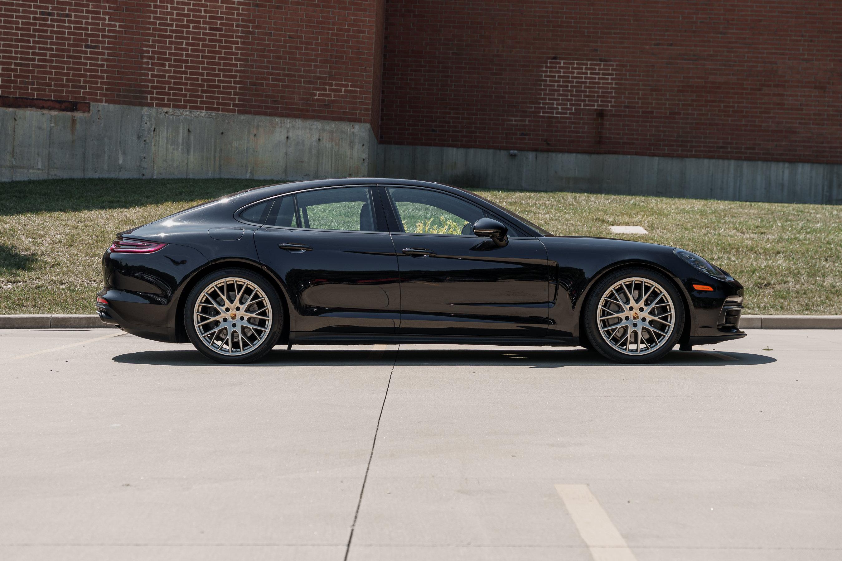 Used 2020 Porsche Panamera 4 AWD/4WD image 3