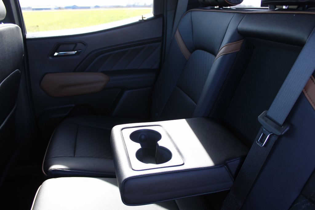 Used 2023 GMC Canyon AT4 image 30