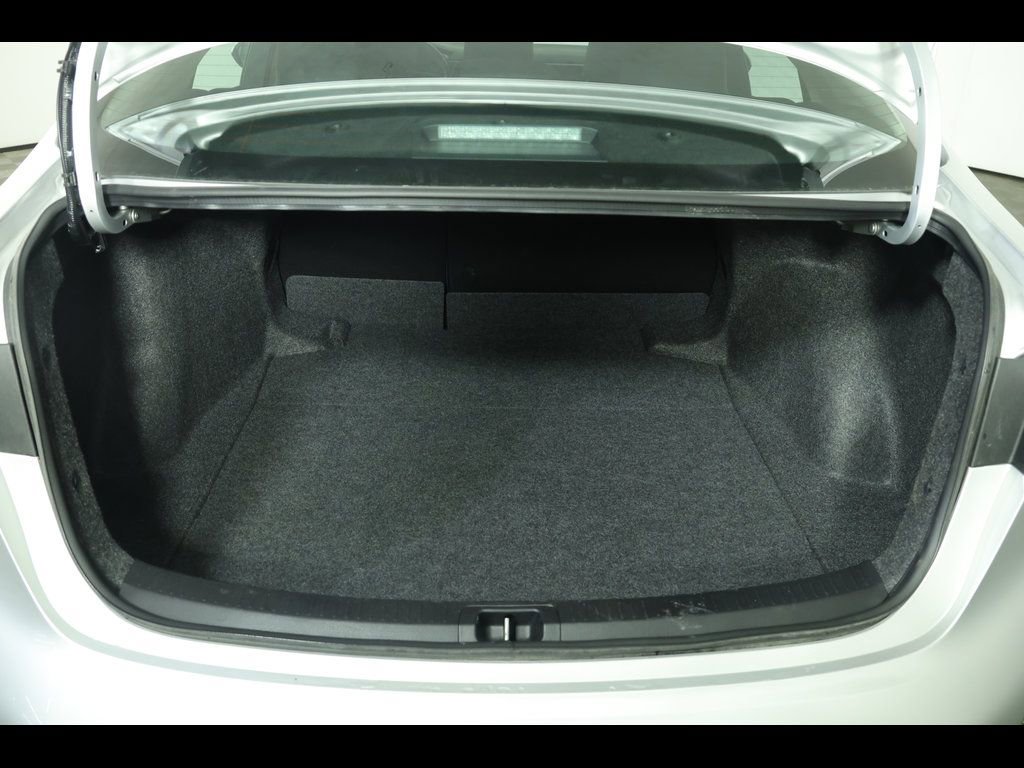 Used 2025 Toyota Corolla LE image 14