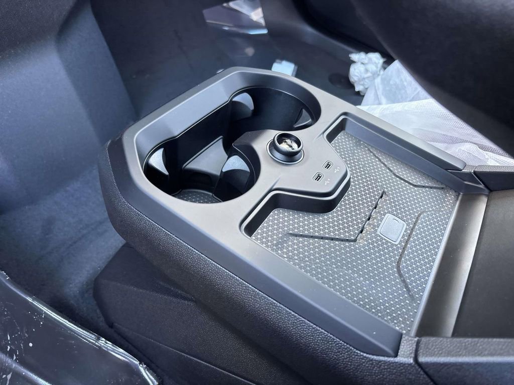 New 2026 BMW iX xDrive60 w/ M Sport Package image 18