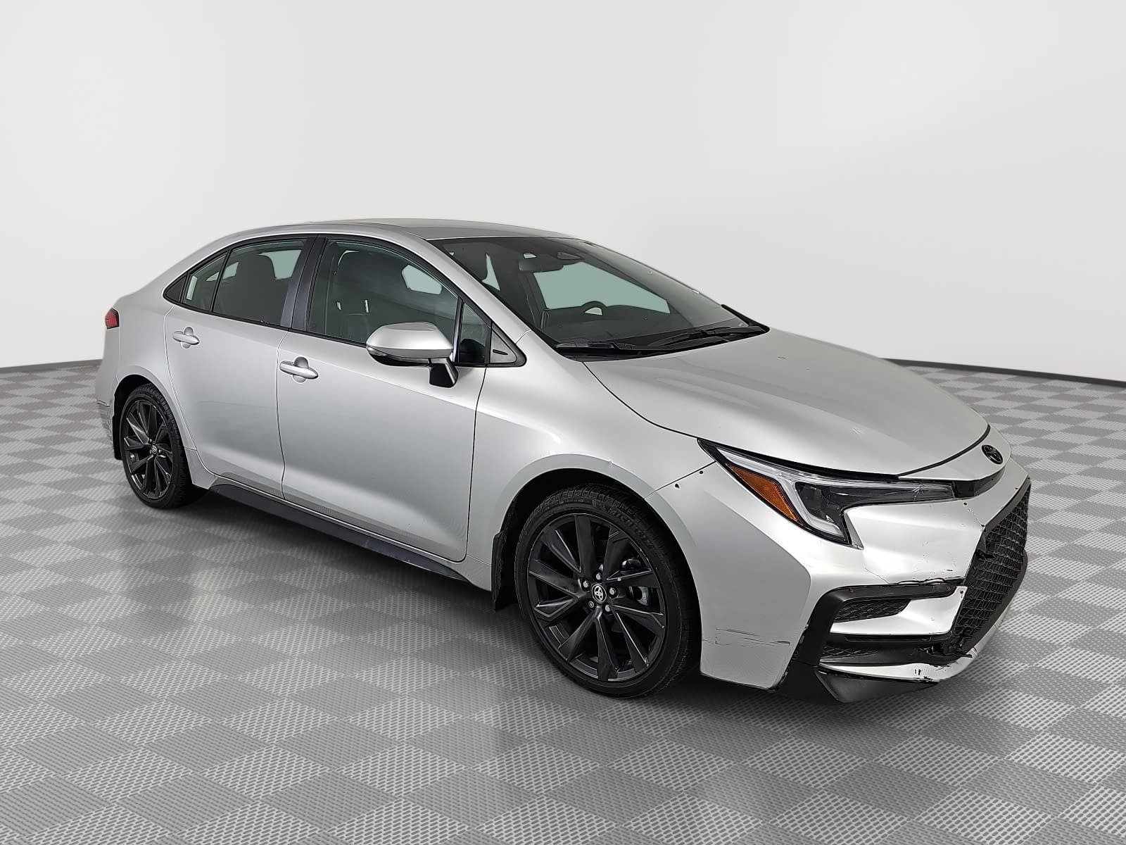 Used 2025 Toyota Corolla SE FWD image 2
