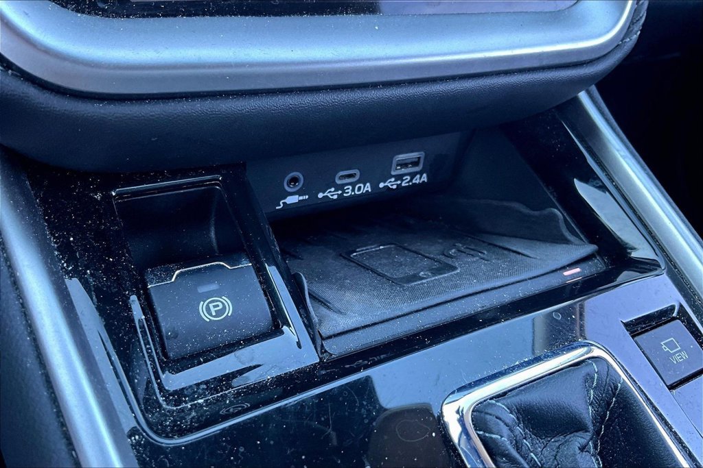 Used 2023 Subaru Outback Touring AWD/4WD image 16
