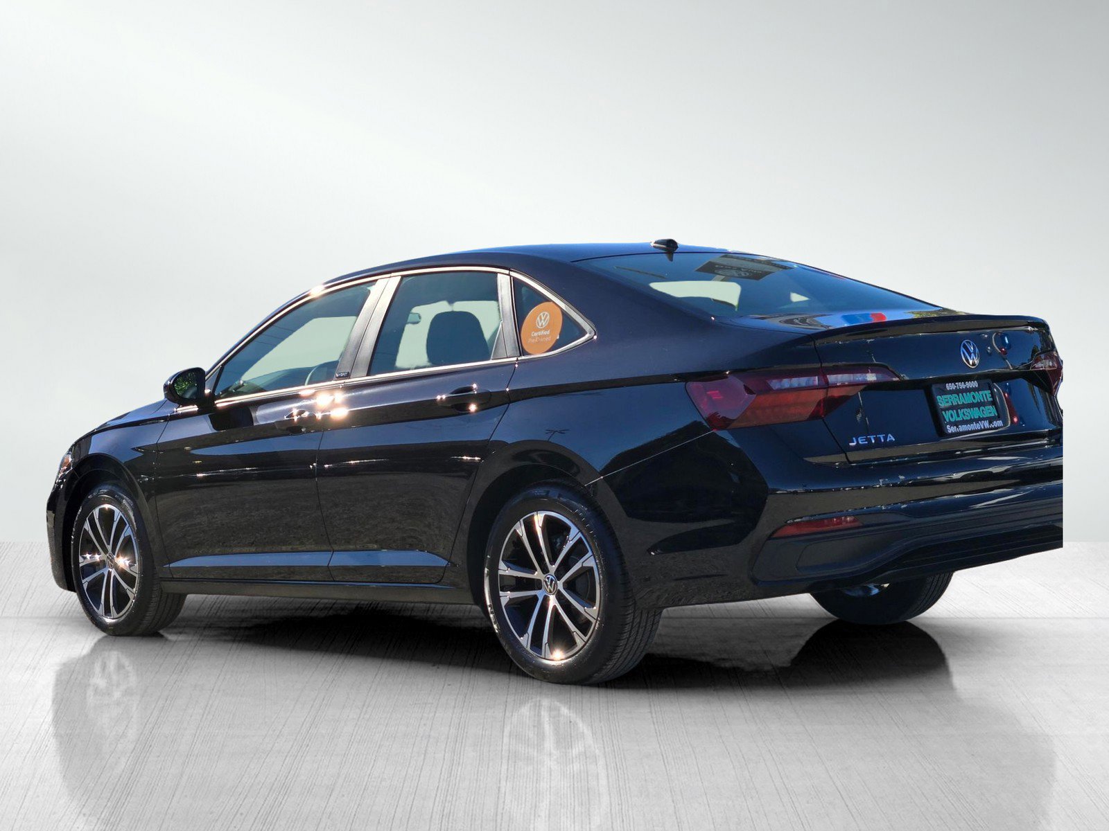 Used 2024 Volkswagen Jetta Sport image 8
