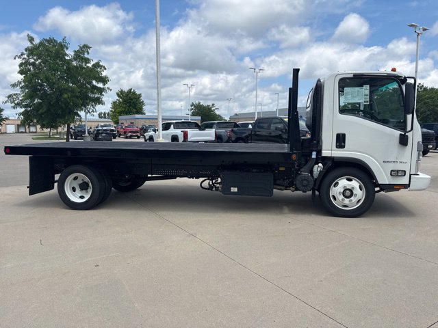 New 2023 Chevrolet Low Cab Forward 5500XD RWD image 42