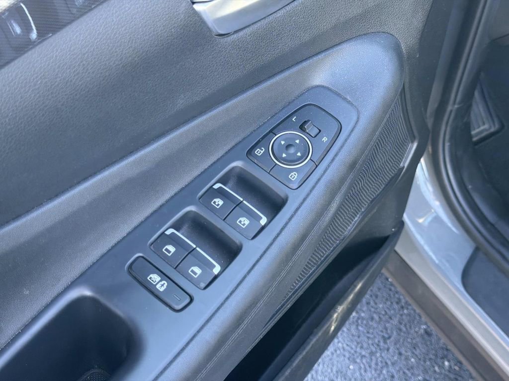 Used 2023 Hyundai Santa Fe SEL image 26