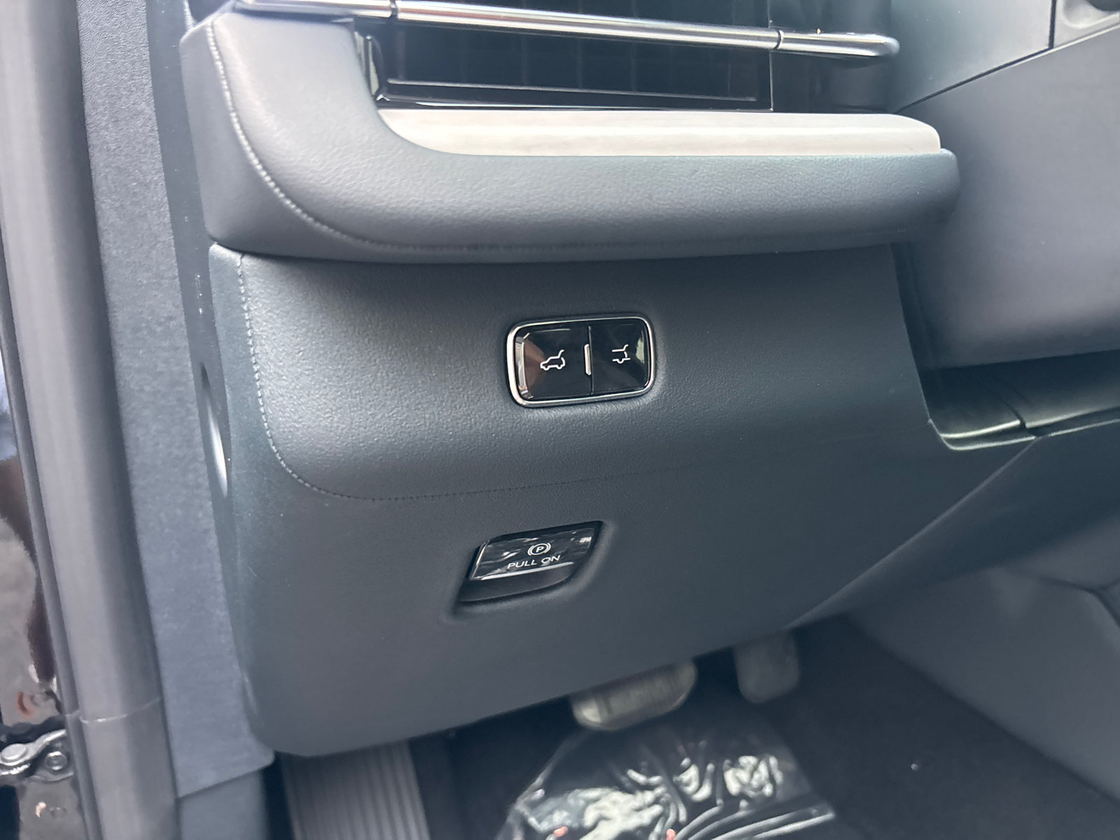 New 2027 Lincoln Navigator L Reserve AWD/4WD image 13