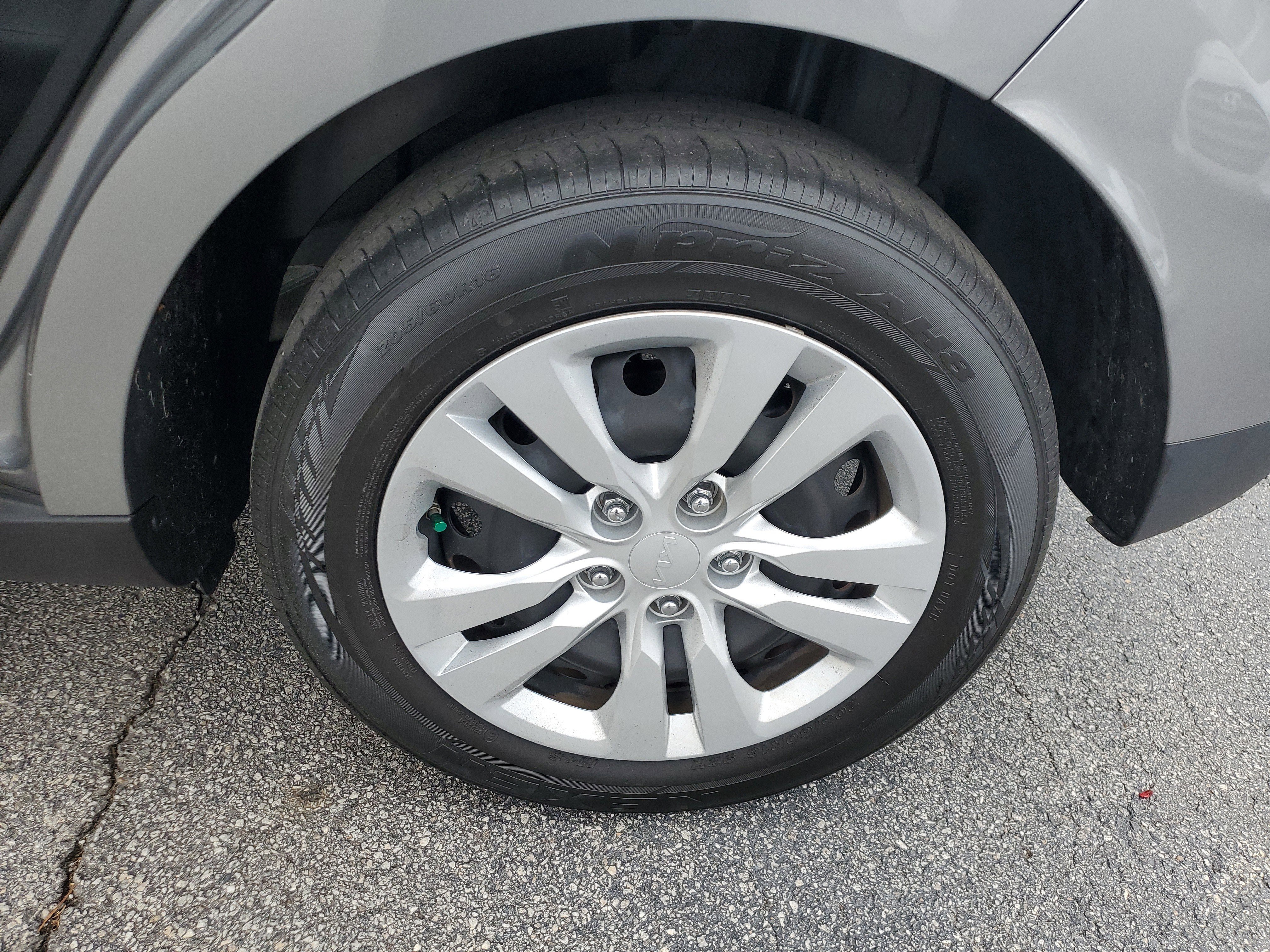 Used 2023 Kia Soul LX image 7