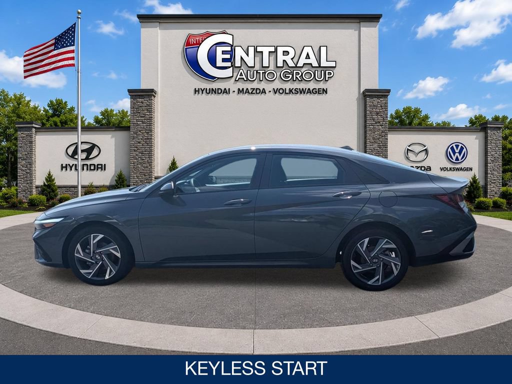 Certified 2025 Hyundai Elantra Sport FWD image 5