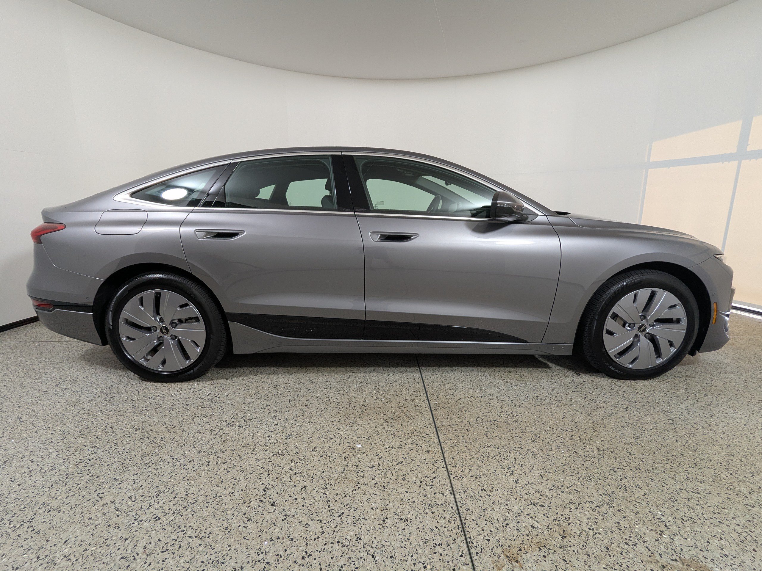 Certified 2025 Audi A6 e-tron Premium w/ Ultra Package AWD/4WD image 7