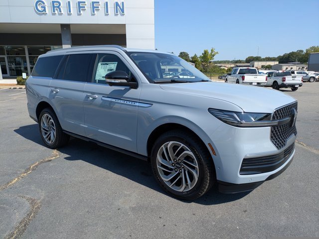 New 2025 Lincoln Navigator Reserve image 2