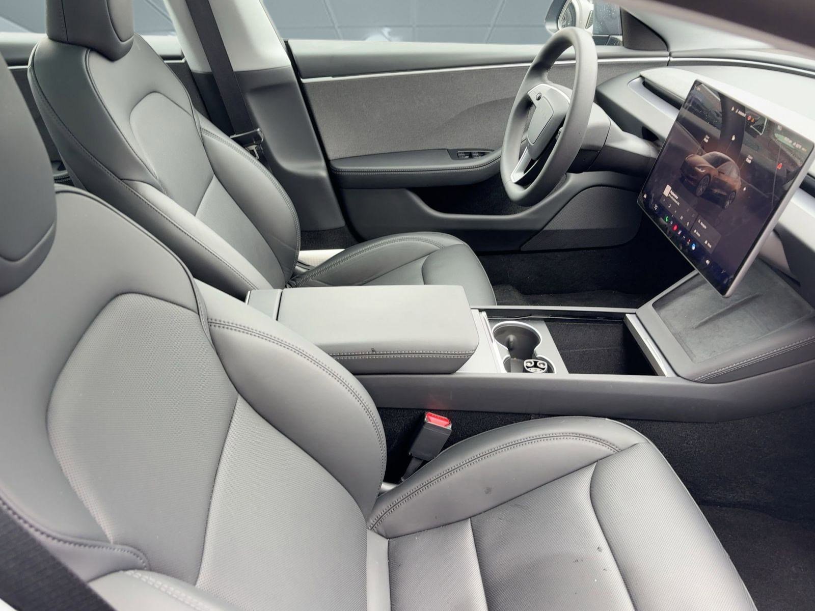 Used 2025 Tesla Model 3 Long Range image 29