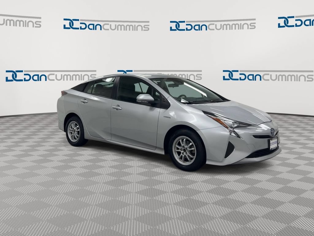 Used 2017 Toyota Prius Two FWD image 2