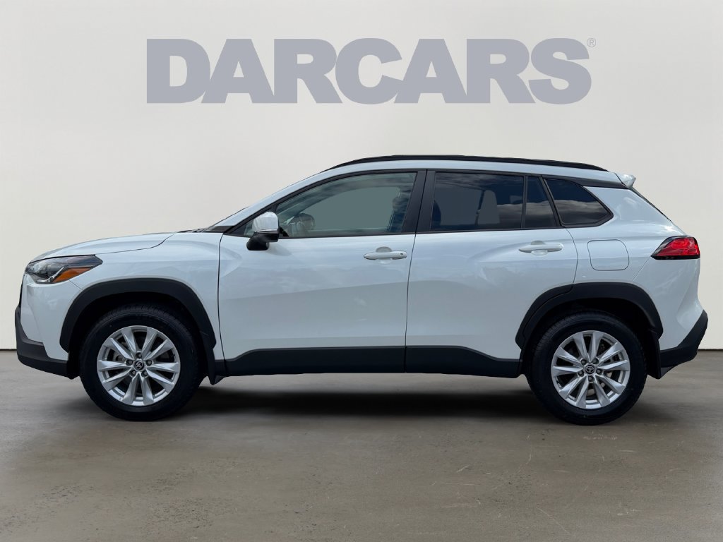 Used 2023 Toyota Corolla Cross LE AWD/4WD image 4