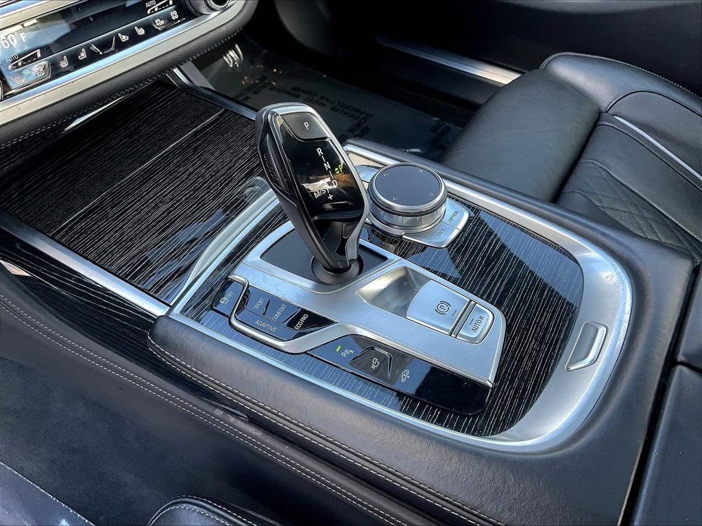 Used 2022 BMW 750Li xDrive AWD/4WD image 18