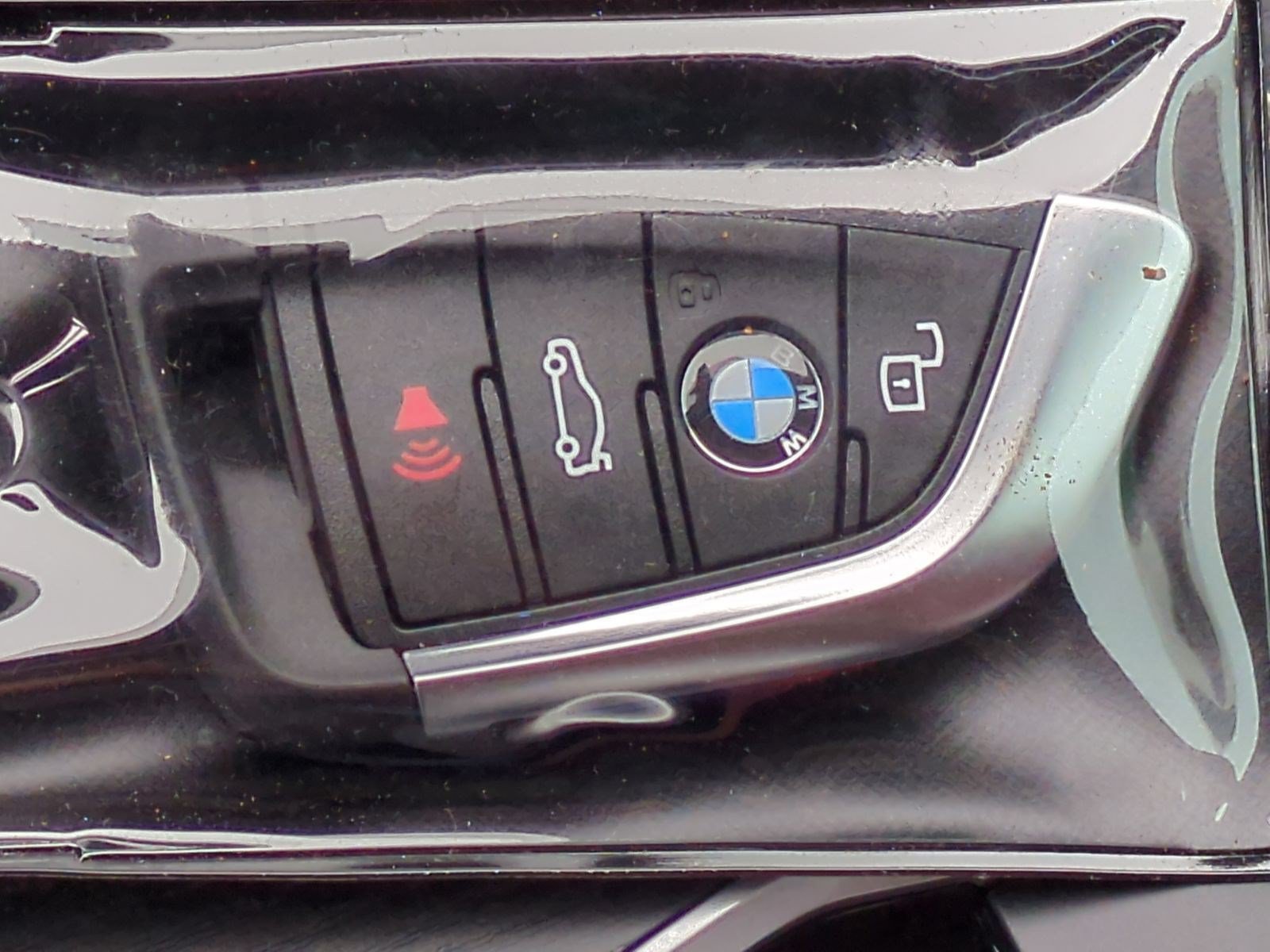 Certified 2026 BMW i4 eDrive40 w/ M Sport Package RWD image 32