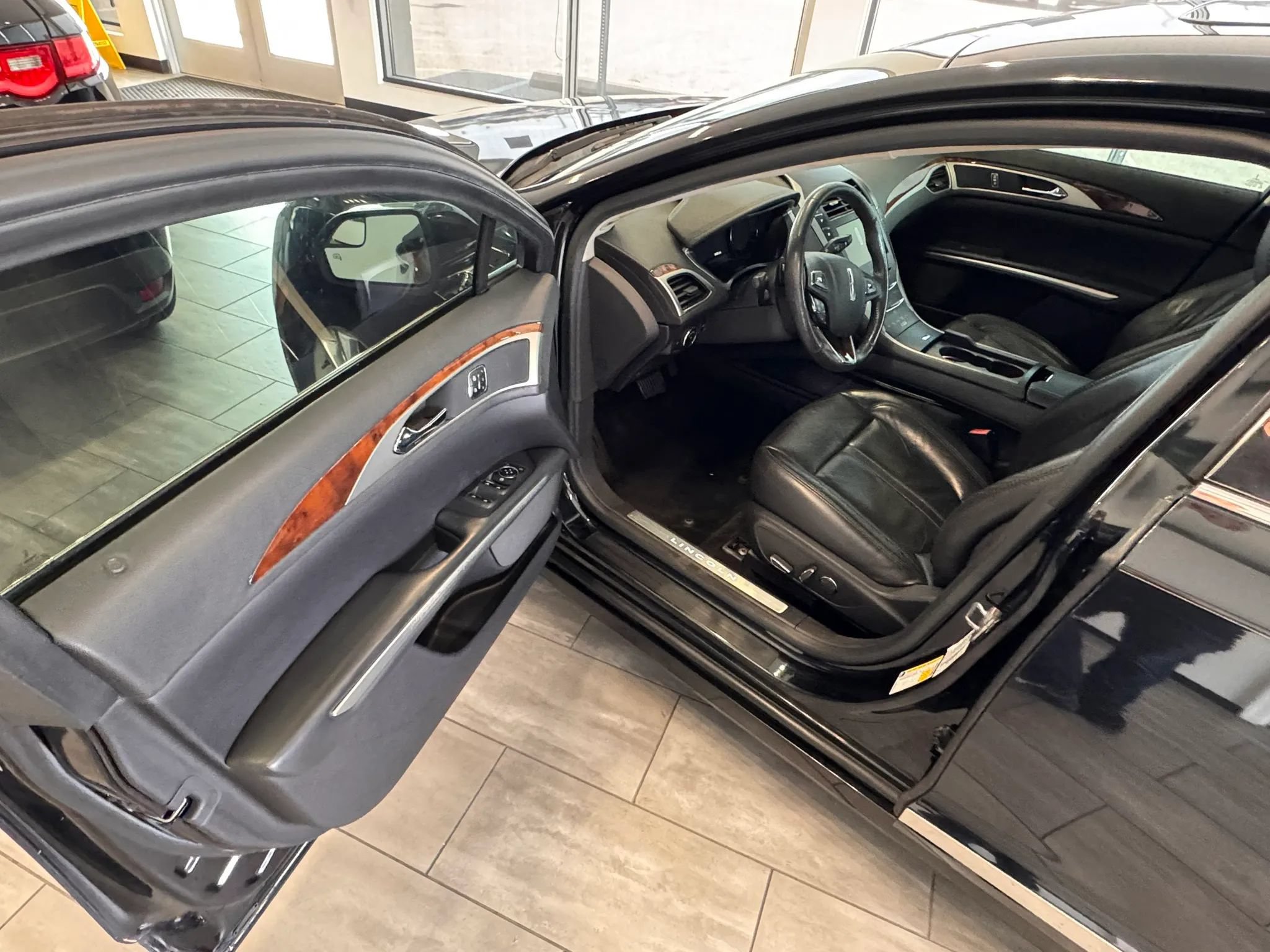 Used 2014 Lincoln MKZ w/ Equipment Group 101A Select FWD image 22