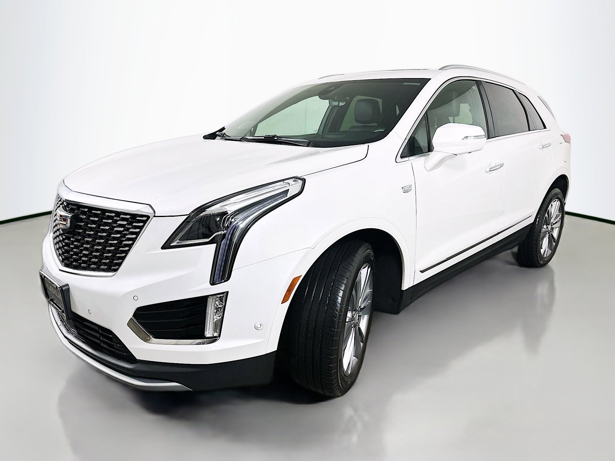 Used 2024 Cadillac XT5 Premium Luxury w/ Technology Package image 3