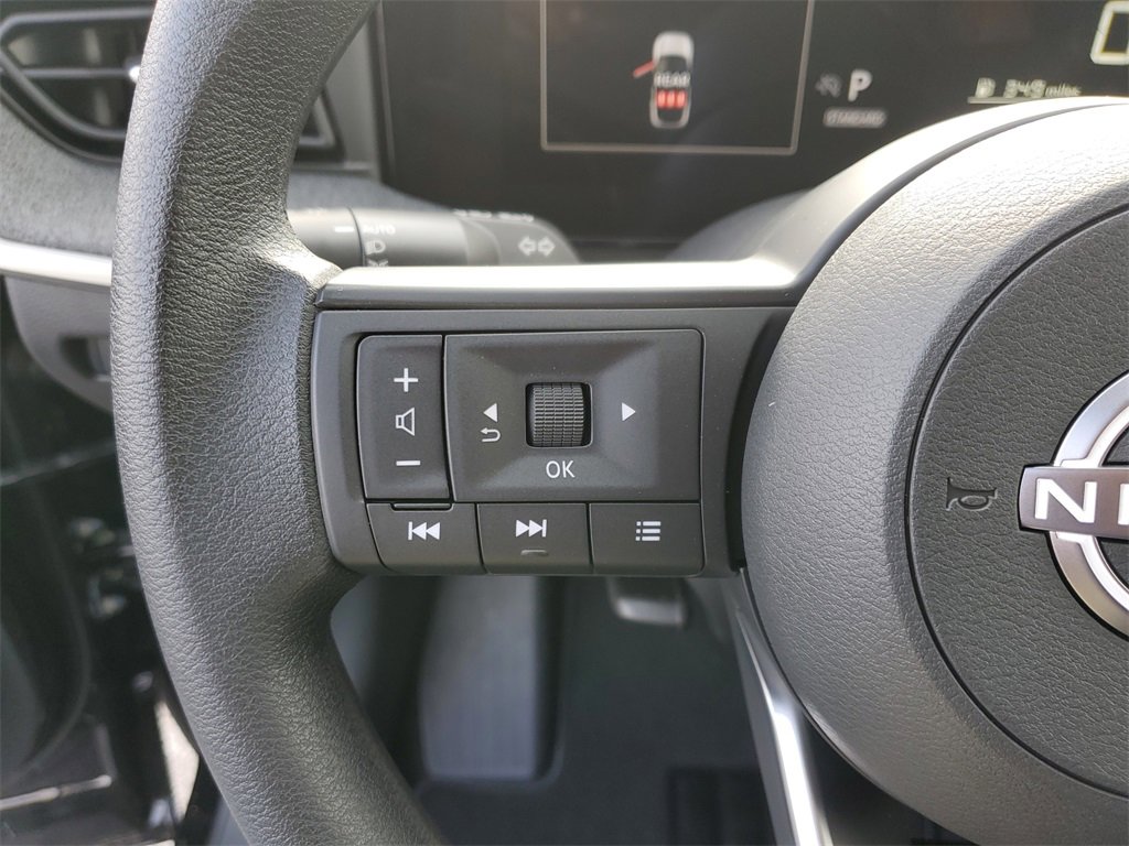 Used 2025 Nissan Kicks SV image 18