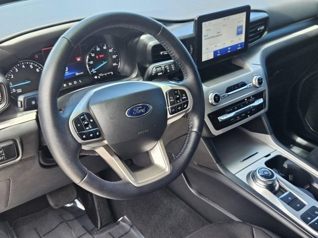 Used 2023 Ford Explorer XLT RWD image 32