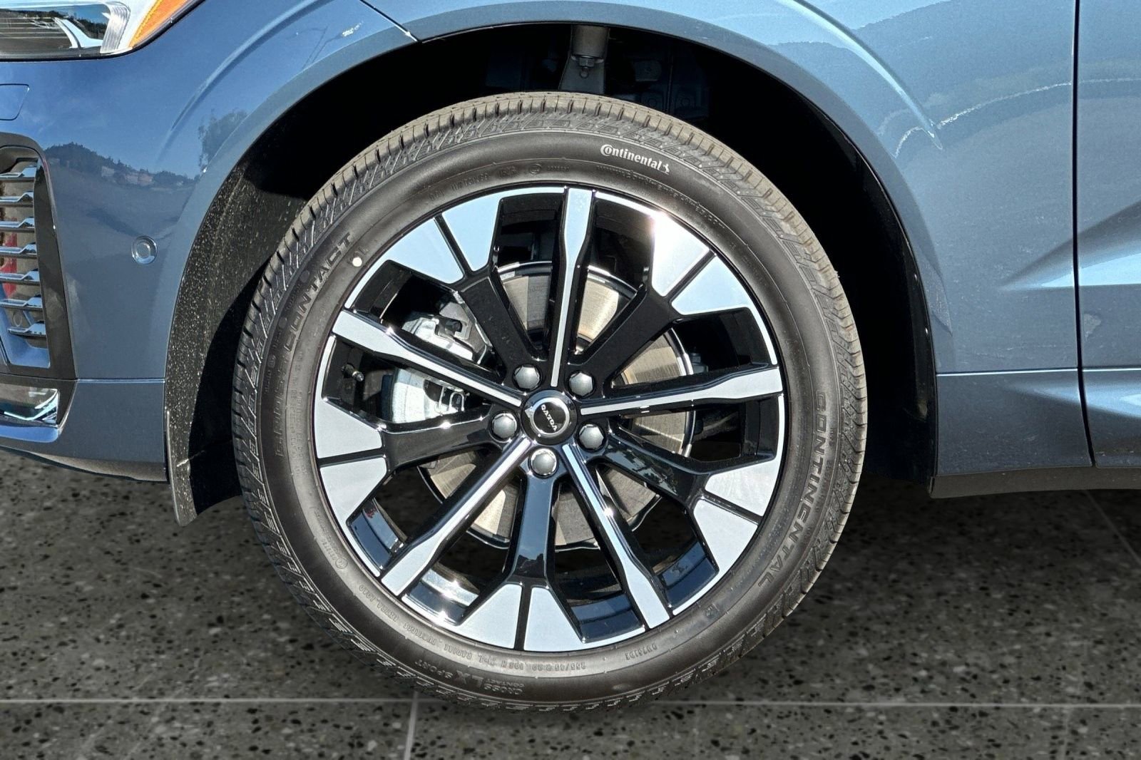 New 2026 Volvo XC60 B5 Plus w/ Protection Package Premier image 11