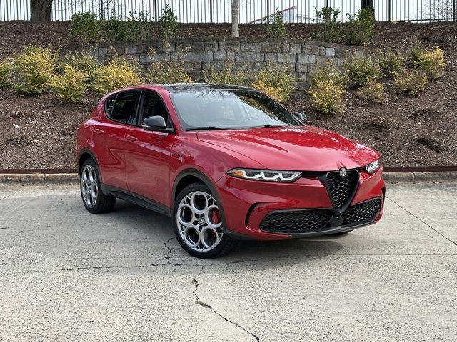 New 2024 Alfa Romeo Tonale Veloce w/ Premium Interior Package