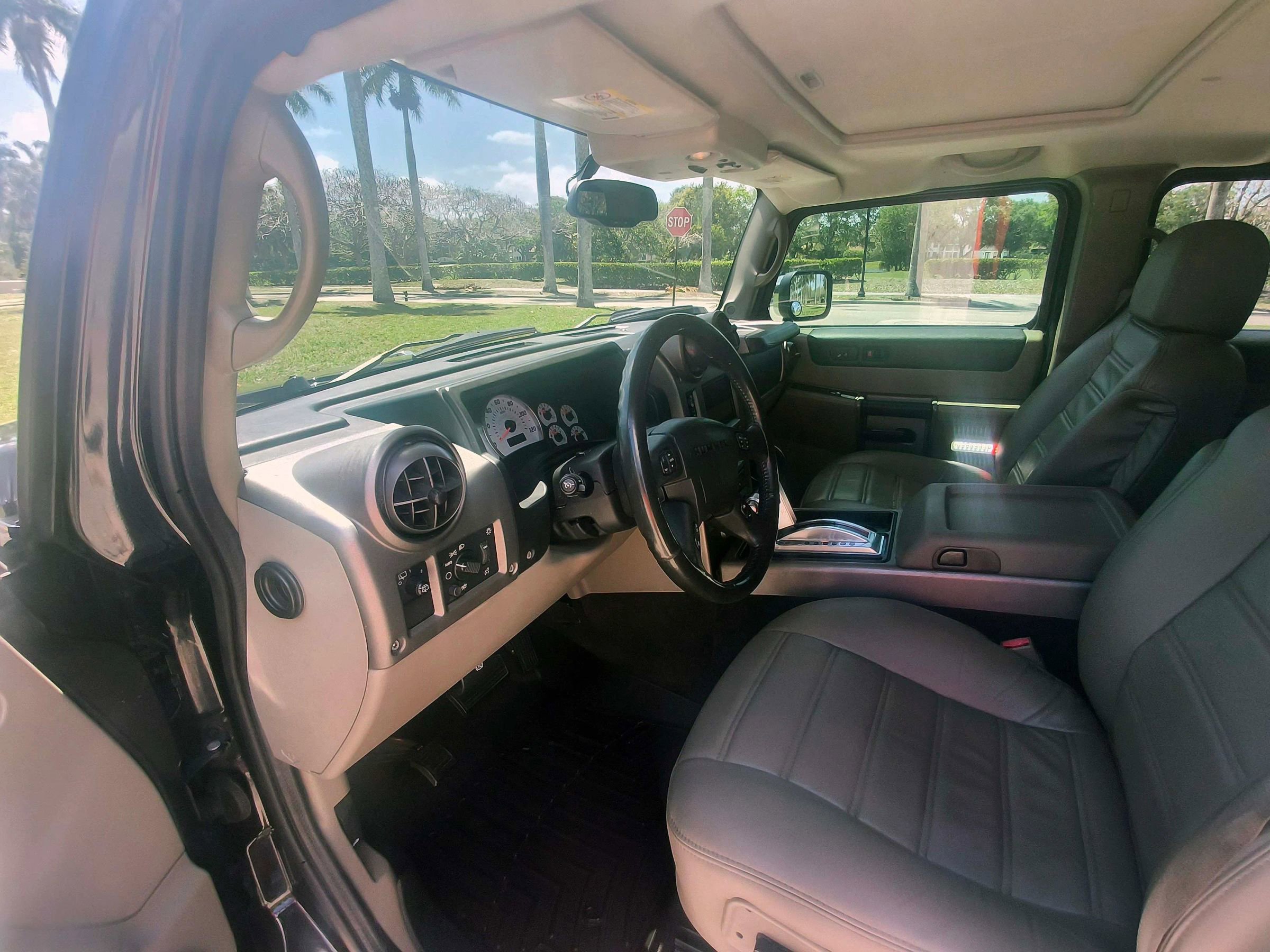 Used 2003 HUMMER H2 w/ Preferred Equipment Group image 5