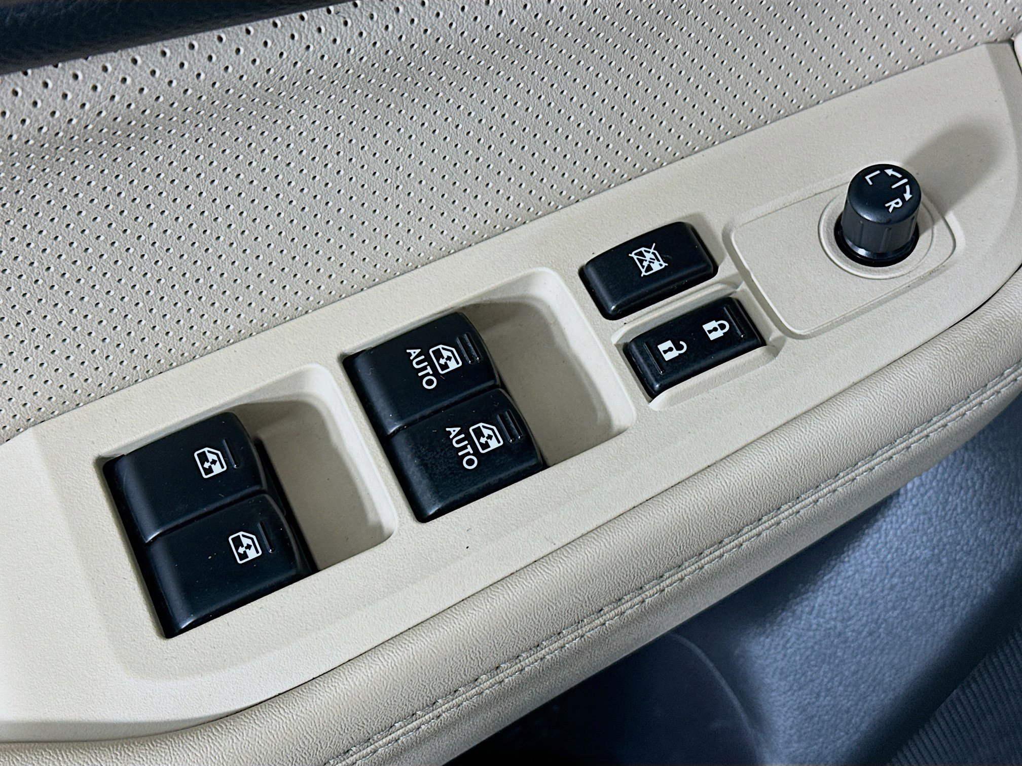 Used 2016 Subaru Outback 3.6R Limited image 15