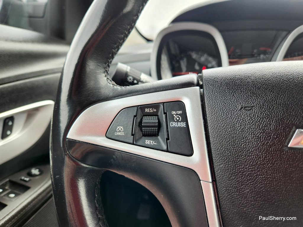 Used 2017 Chevrolet Equinox LT image 36