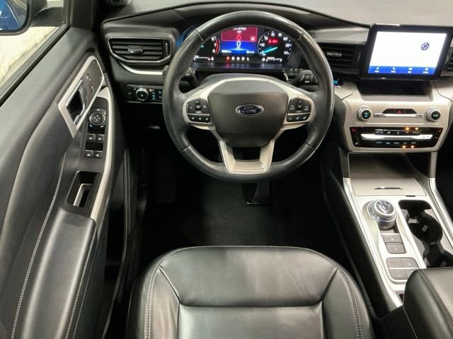 Used 2022 Ford Explorer XLT w/ Equipment Group 202A image 10