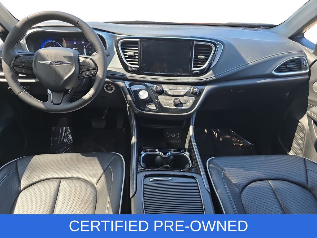 Used 2025 Chrysler Pacifica Limited FWD image 37