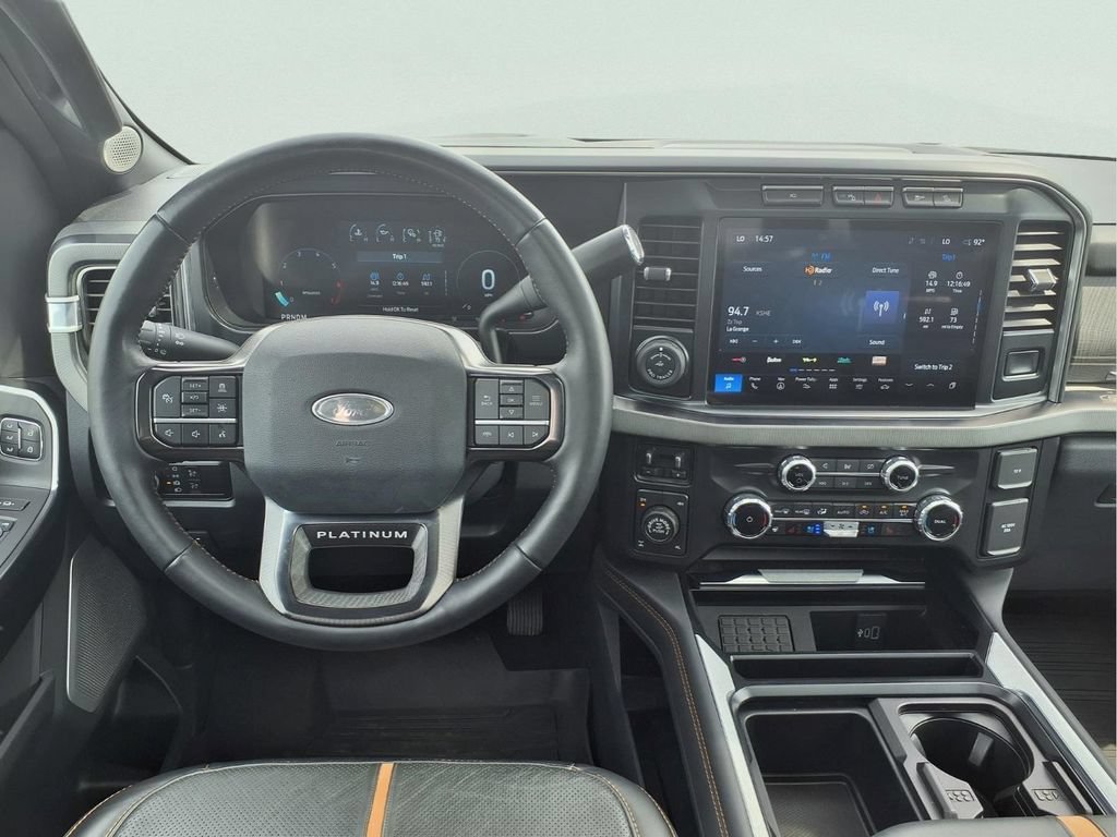 Used 2023 Ford F350 Platinum w/ Tremor Off-Road Package AWD/4WD image 4