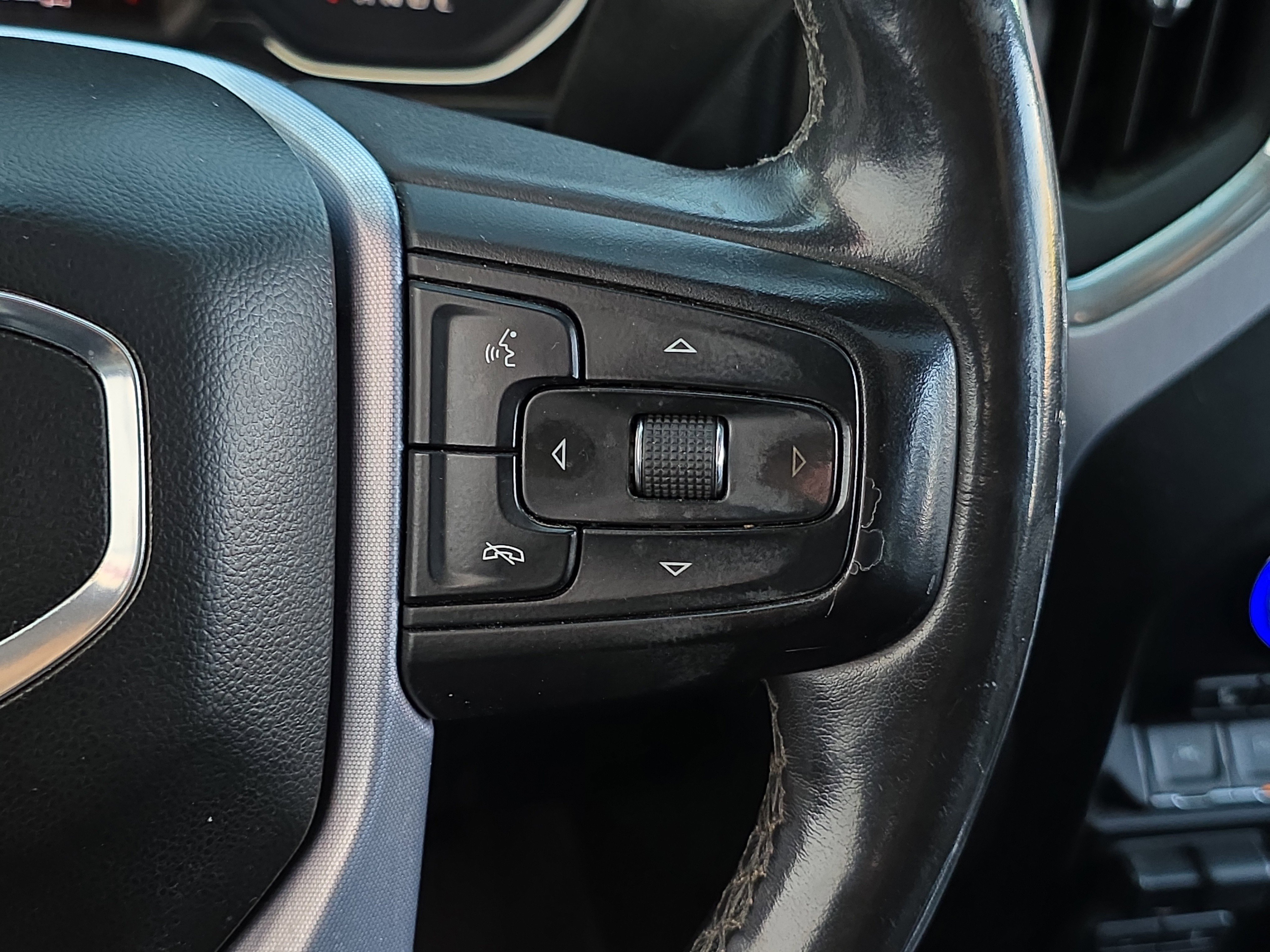 Used 2019 GMC Sierra 1500 SLT w/ SLT Premium Plus Package image 18